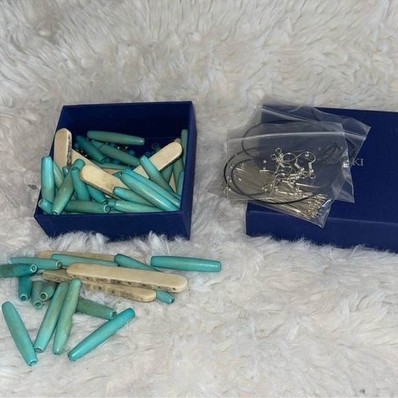 HANDCRAFTED beads from South Africa from an animal baby blue and white - Picture 4 of 4